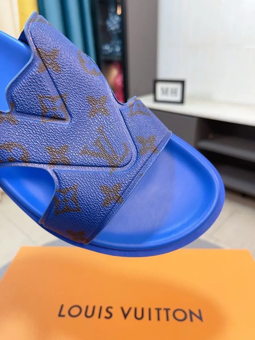 Men's shoes💰300🌹🌹【LV】Multi-color new men's slippers, original quality top version, original special cowhide presbyopia print➕sheepskin on the inside and side, non-slip combination sole, more stable walking, more comfortable and lightweight, high-end and generous, size: 38~44